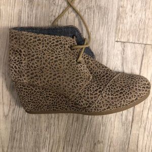 Toms leopard wedges